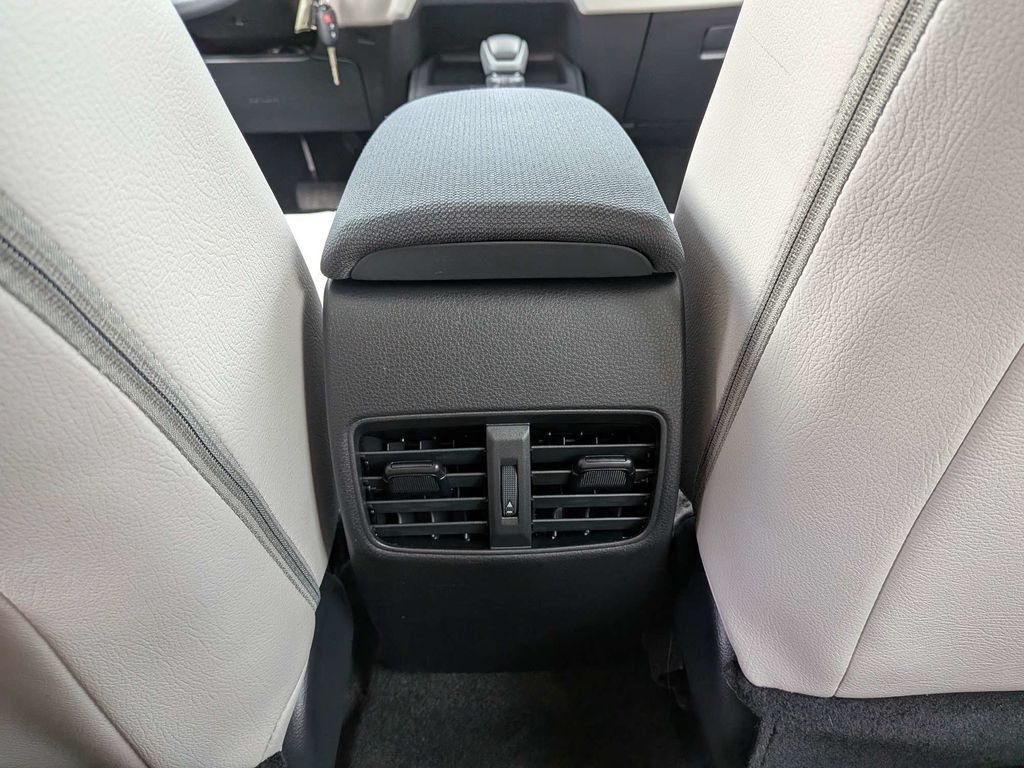 Used 2026  Toyota L image 15