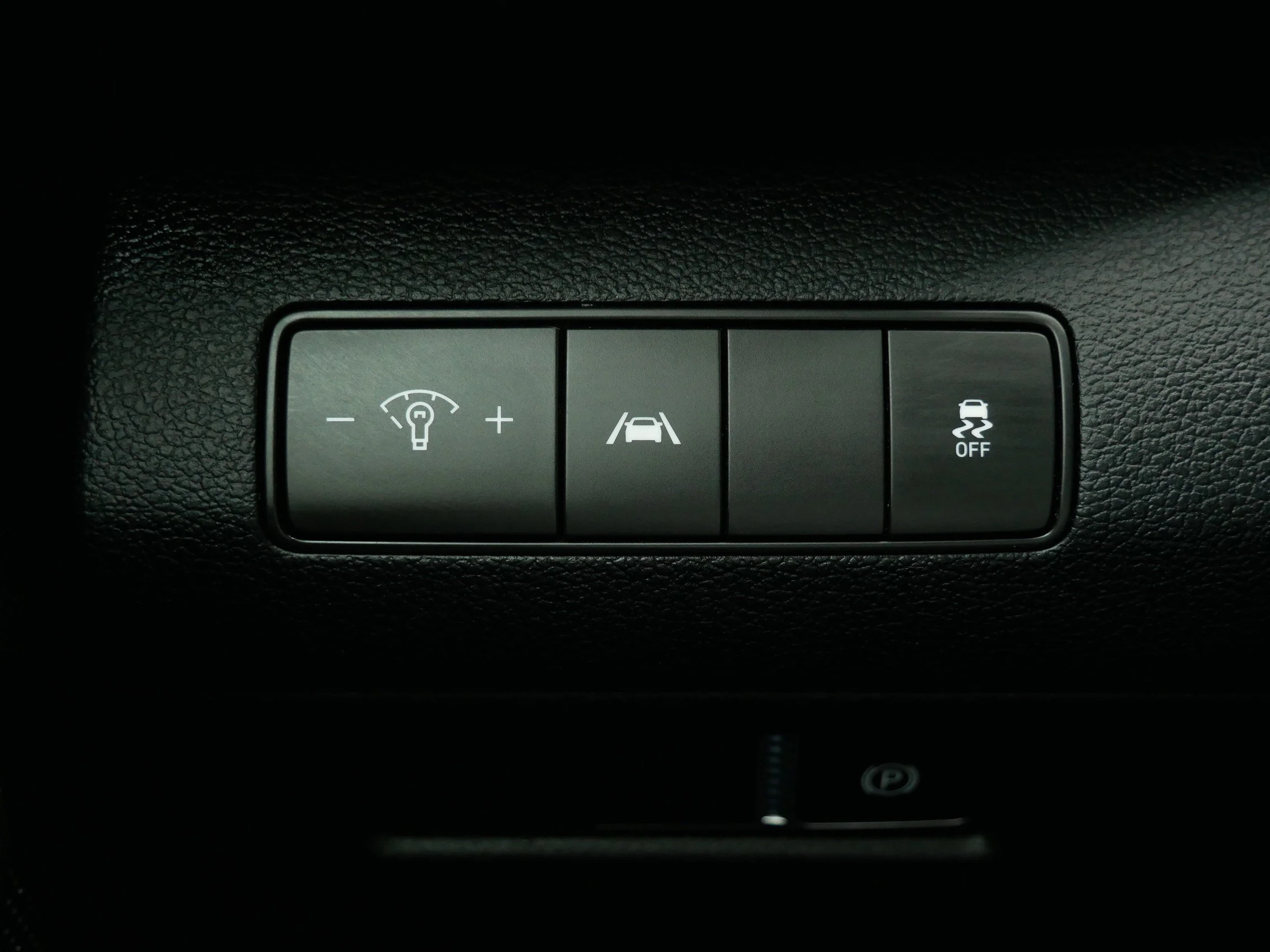 Certified Used 2022 Hampton Gray Hyundai SEL image 26