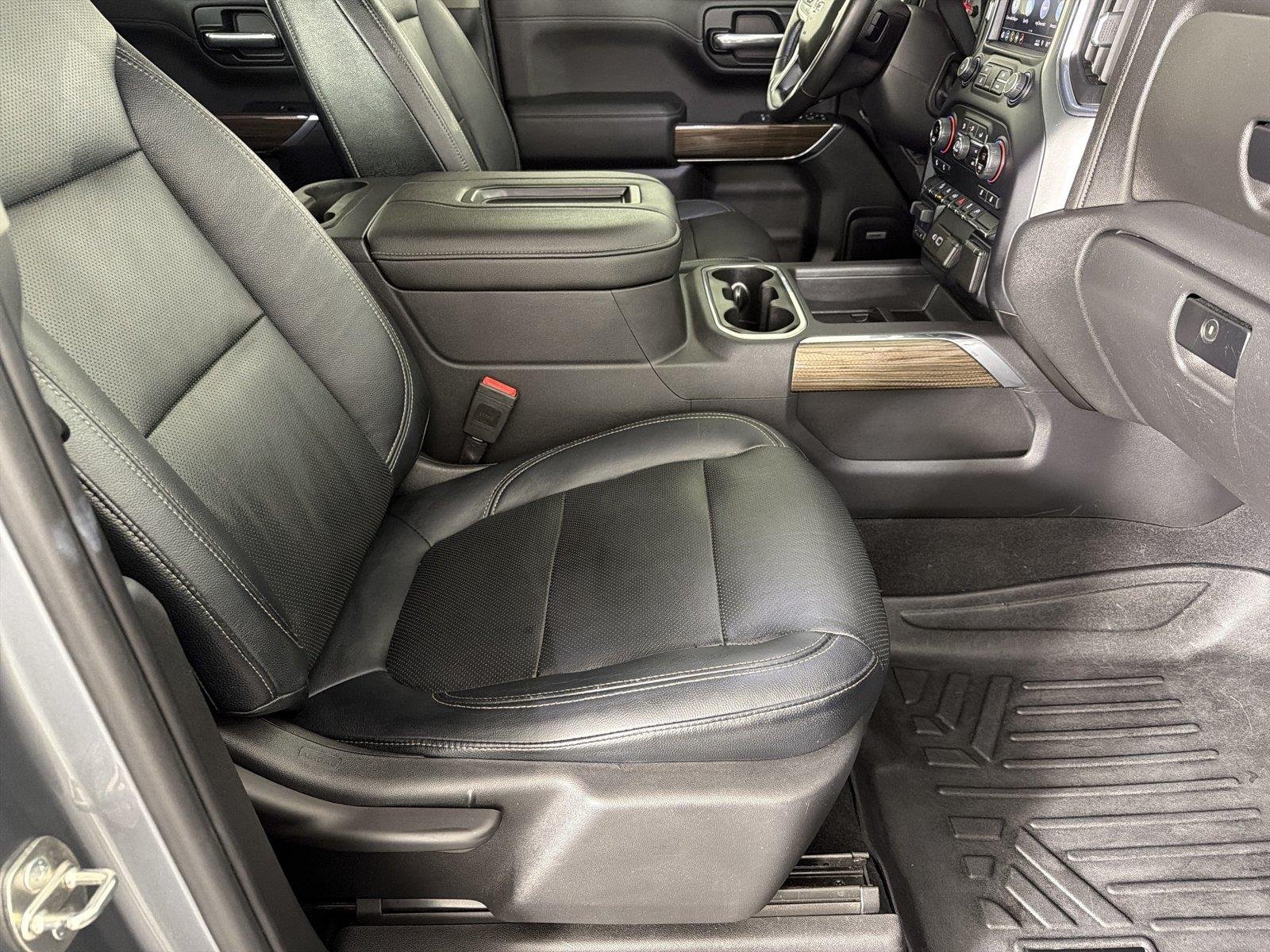 2019 Chevrolet Silverado 1500 RST - Photo 11