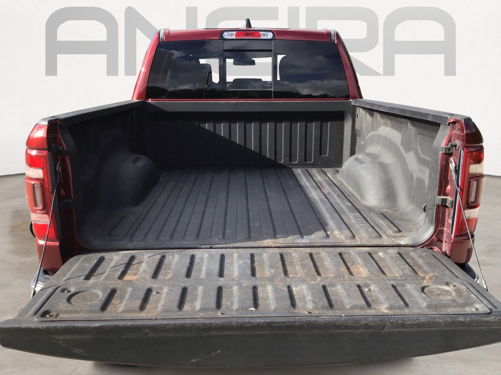 Used 2020 Delmonico Red Pearlcoat Ram Laramie image 12