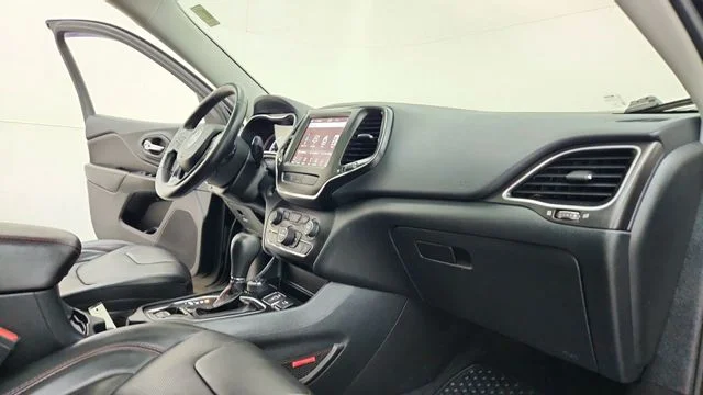 Used 2019 Black Jeep Trailhawk image 28