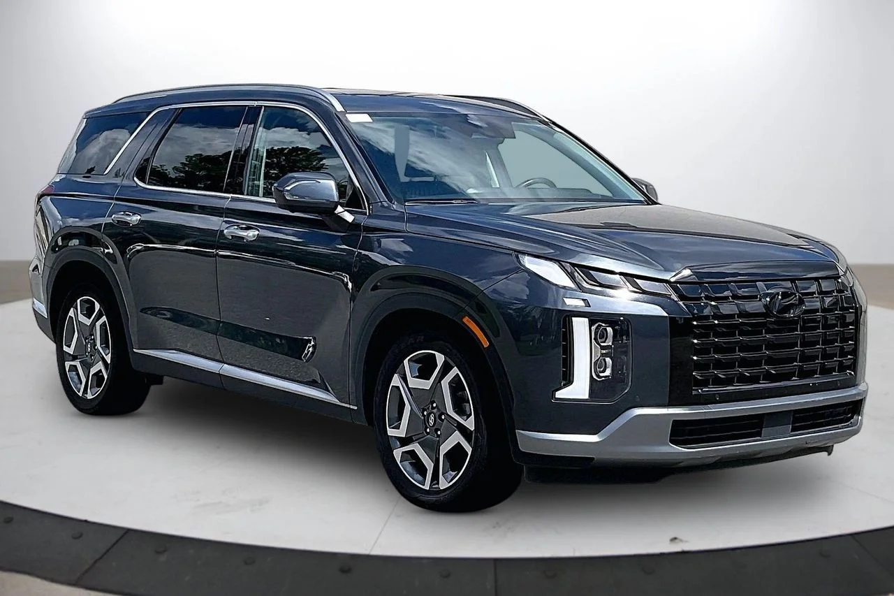 Used 2024 Gray Hyundai Limited image 2
