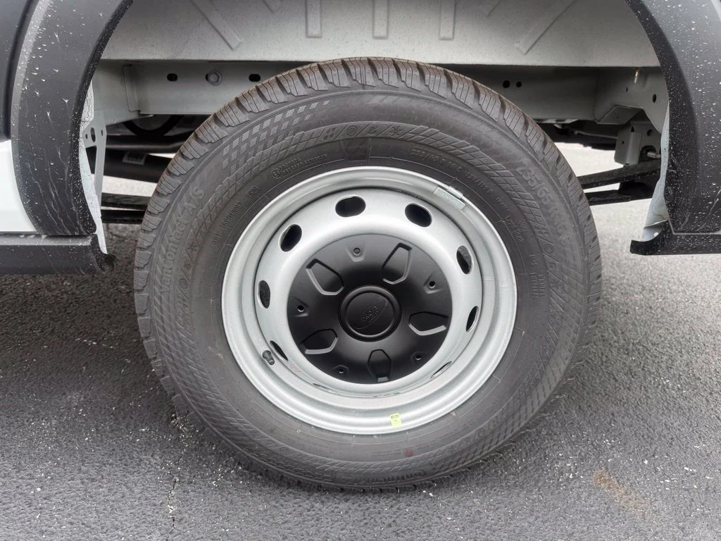 New 2026 Oxford White Ford Cargo Van image 32