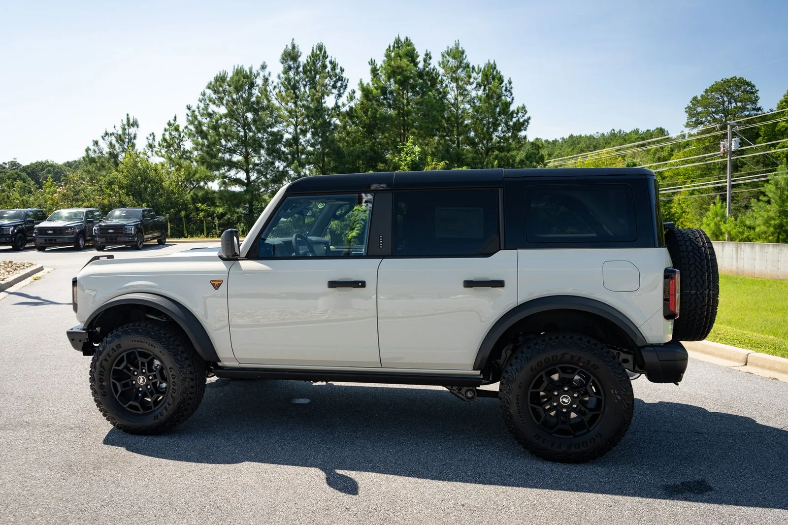 New 2026 Beige Ford Badlands image 7