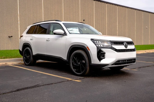 2027 Volkswagen Atlas SE w/Technology