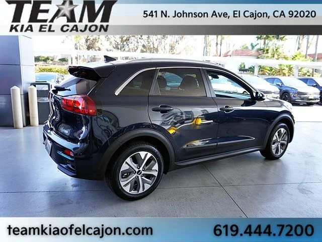 Certified Used 2022 Blue Kia S image 9