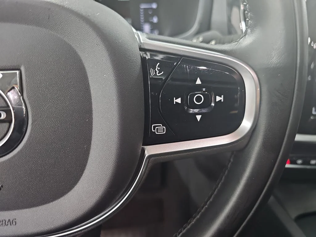 Used 2019 Beige Volvo T5 Momentum image 20