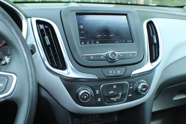 Used 2024 Summit White Chevrolet LS image 9