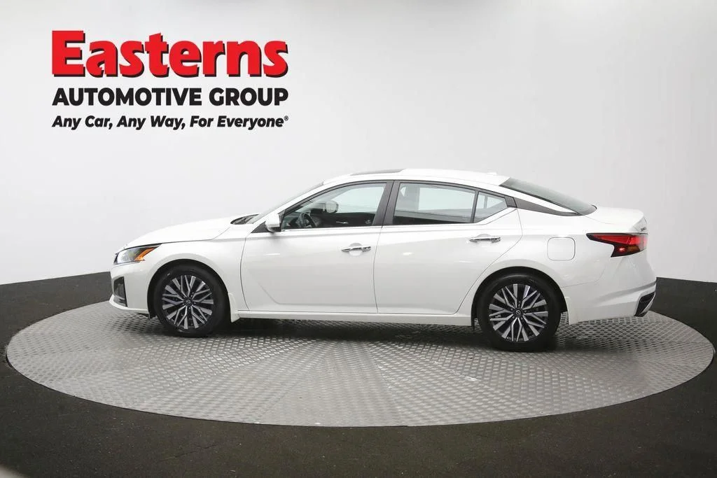 Used 2024 White Nissan 2.5 SV image 64
