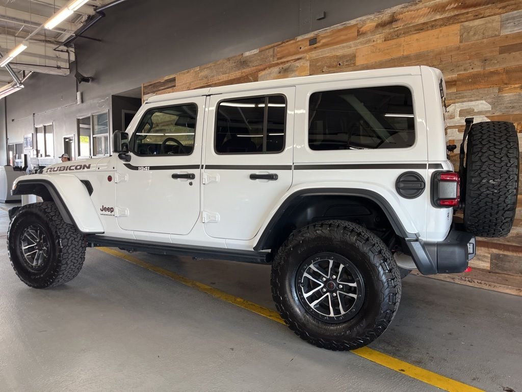 Used 2025 Bright White Clearcoat Jeep Rubicon X image 23