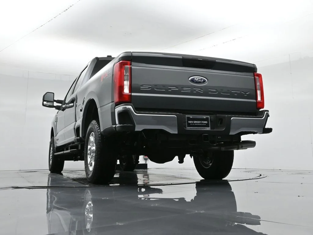 New 2026 Carbonized Gray Metallic Ford XLT image 49