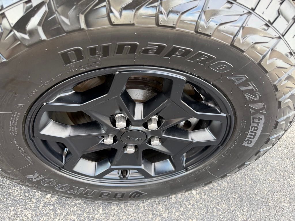Used 2022 Gray Jeep Willys image 12