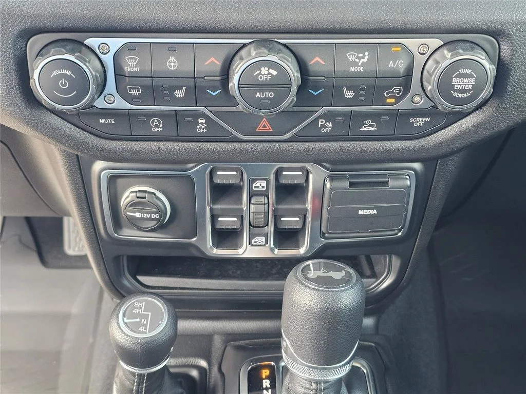 New 2026 Tuscadero Pearlcoat Jeep Sport S image 28
