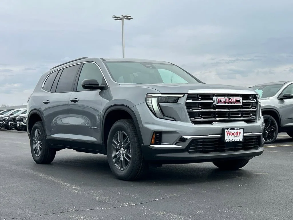 New 2026 Sterling Metallic GMC Elevation image 2