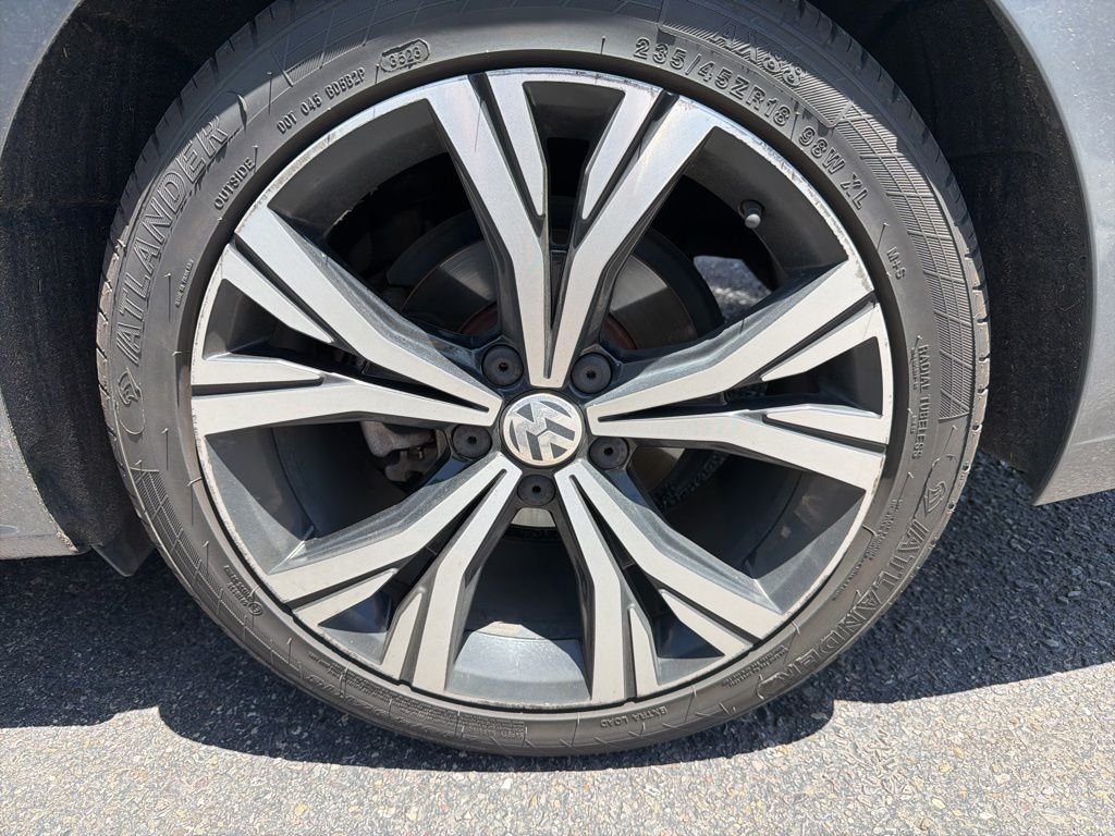 Used 2021 Gray Volkswagen 2.0T SE image 8