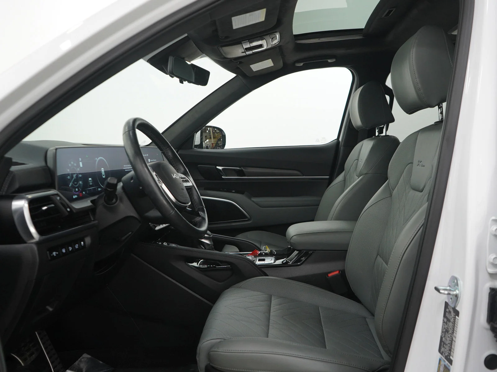 Used 2024 Glacial White Pearl Kia SX Prestige X-Line AWD image 28