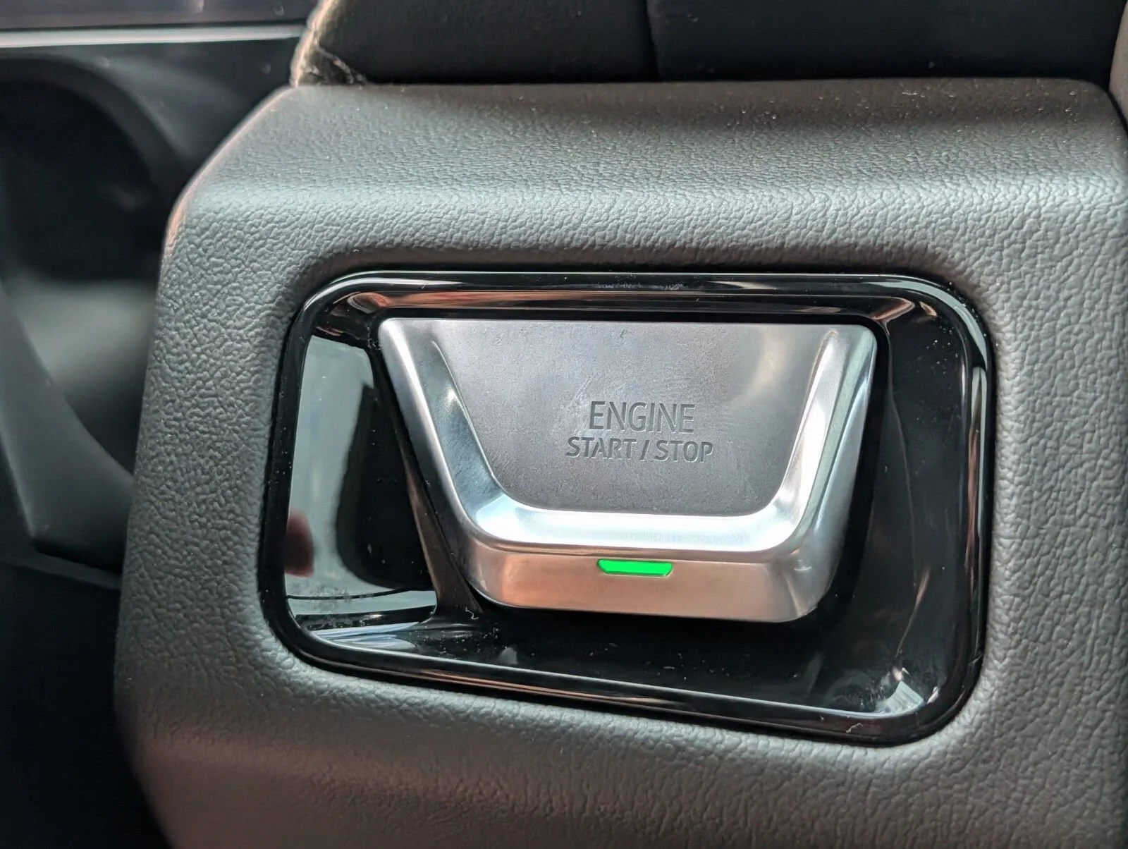 2026 GMC Yukon Denali - Photo 13