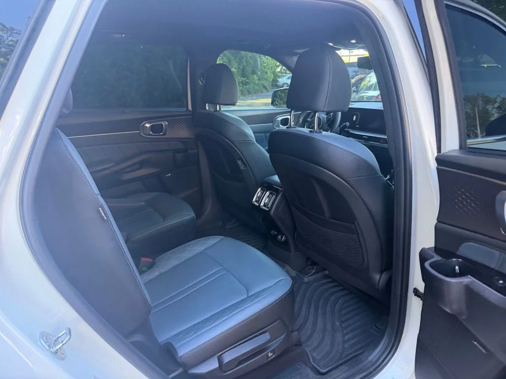 Used 2025 Snow White Pearl Kia SX Prestige image 17