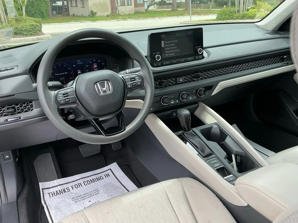 Used 2023  Honda LX image 28
