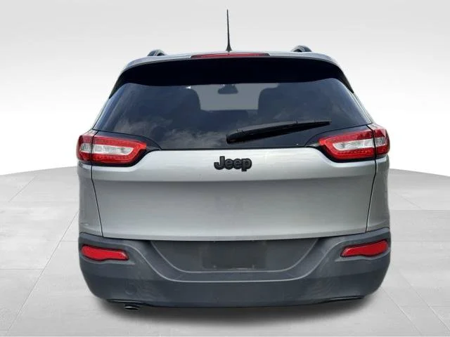 Used 2017 Silver Jeep Sport image 7