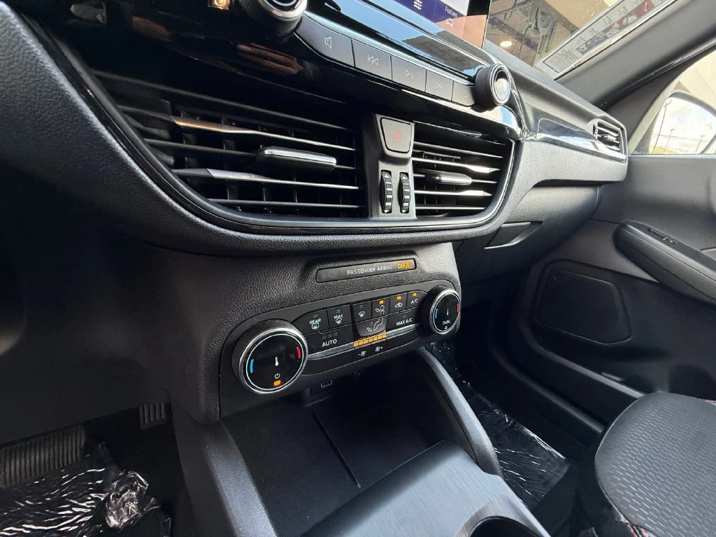 Used 2025 Gray Ford ST-Line image 22