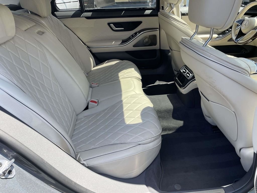 Used 2022  Mercedes-Benz S 580 image 19