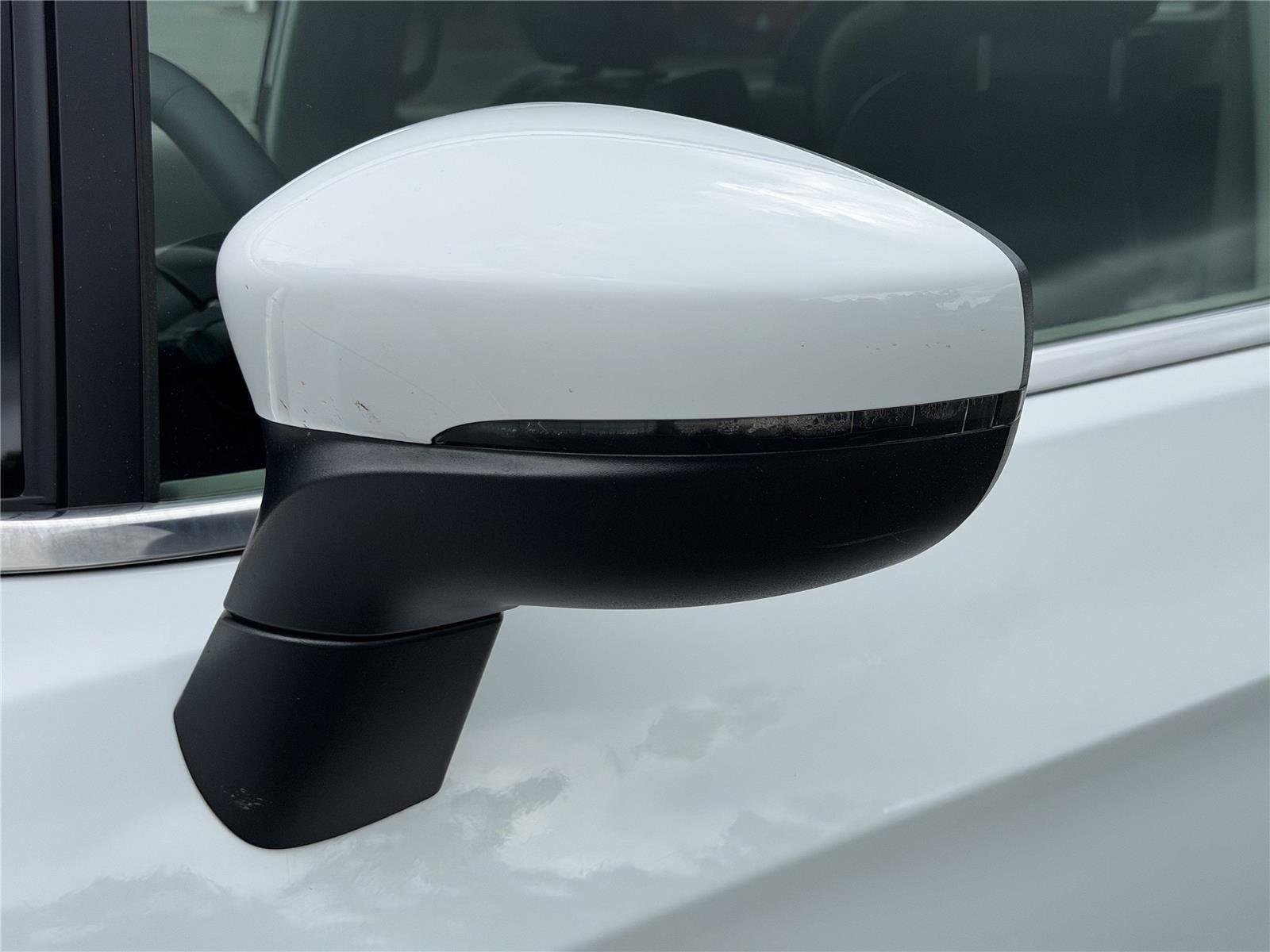 Used 2023 Bright White Clearcoat Chrysler Touring L image 38
