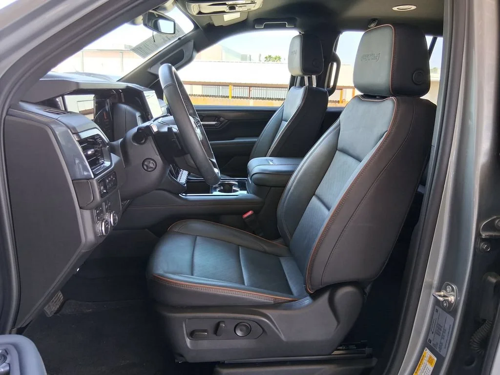 Used 2025 Sterling Metallic GMC AT4 image 19
