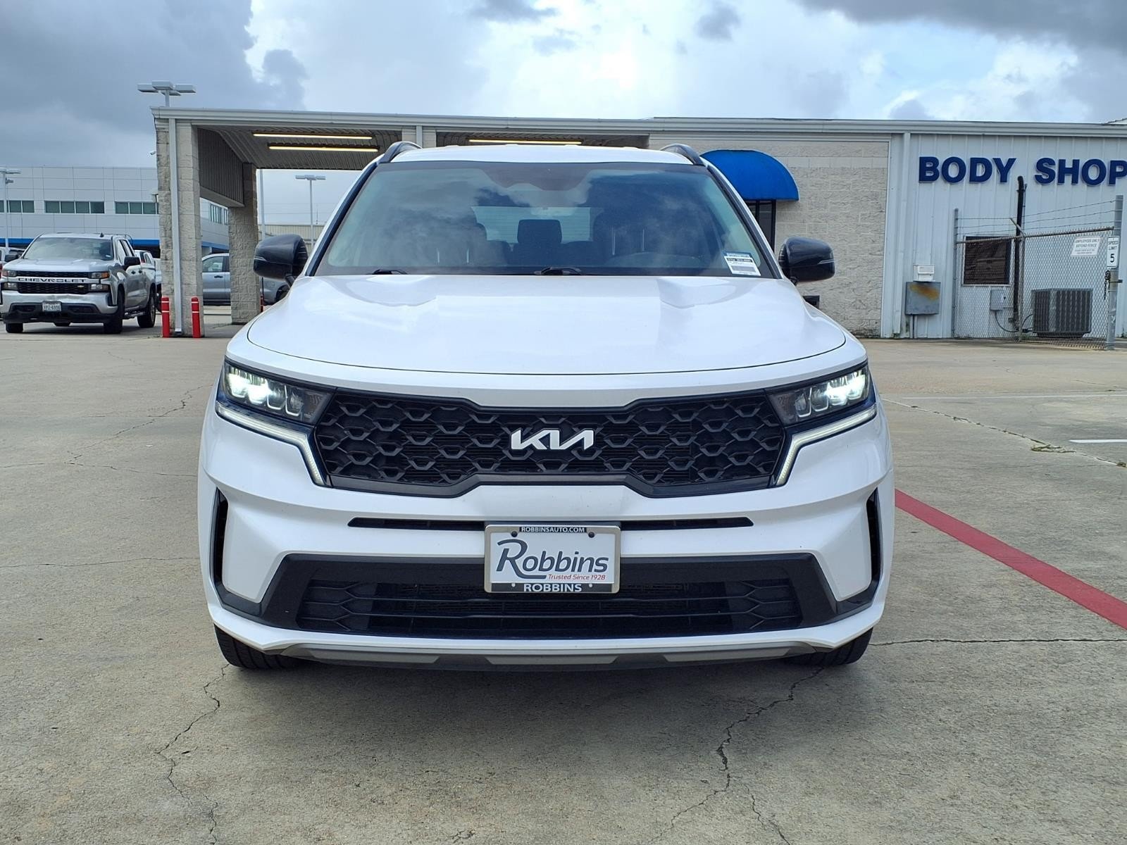 Used 2022 Glacial White Pearl Kia S image 2