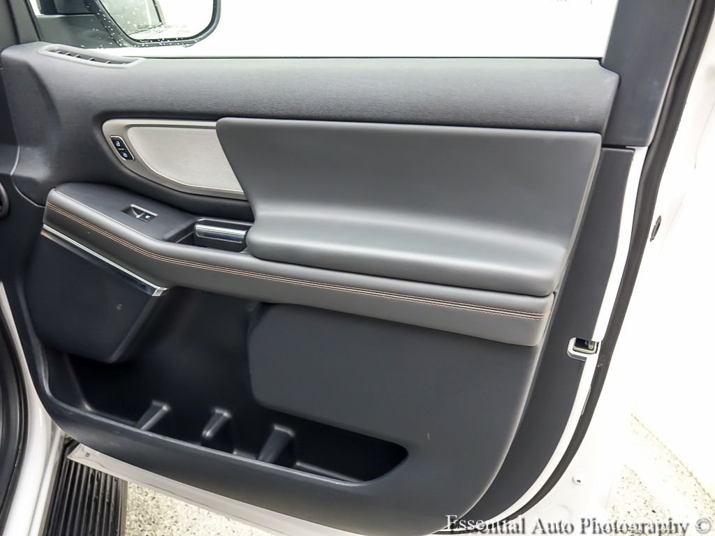 Used 2025 Oxford White Ford Active image 28