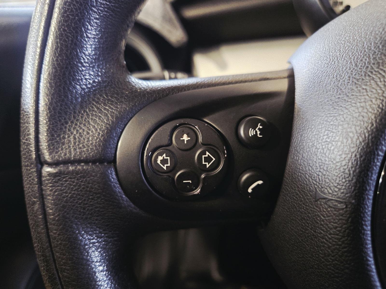 Used 2013 Reef Blue Metallic MINI CLUBVAN image 29