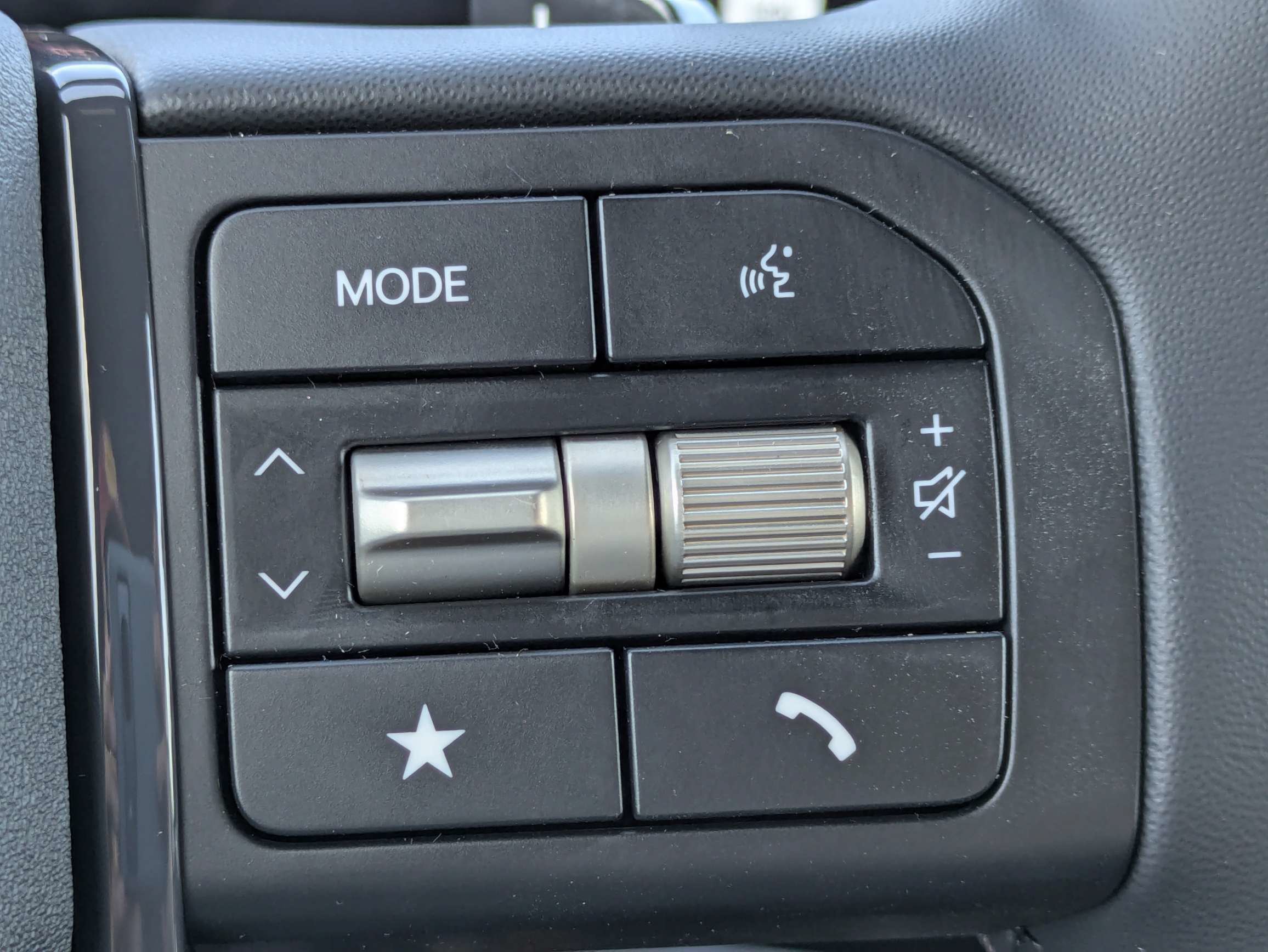 New 2027 Glacial White Pearl Kia EX image 35