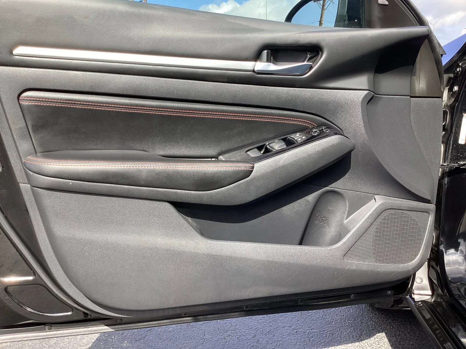 Certified Used 2023 Super Black Nissan 2.5 SR image 29