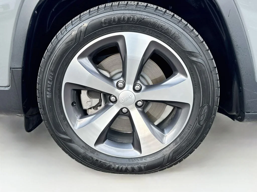 Used 2021 Gray Jeep Limited image 39