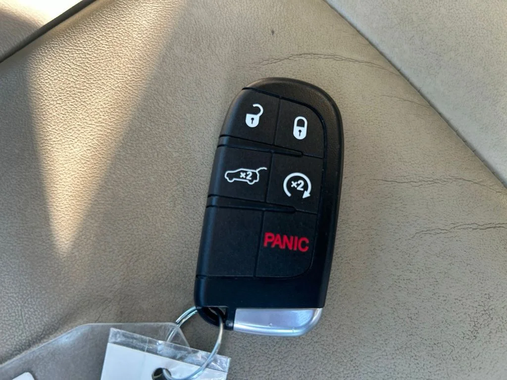 Used 2019 Red Jeep Limited image 27