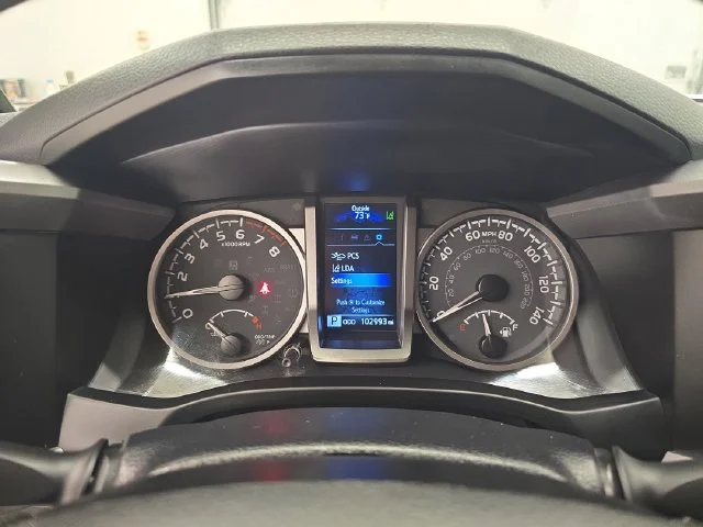 Used 2022 Midnight Black Metallic Toyota SR5 image 29