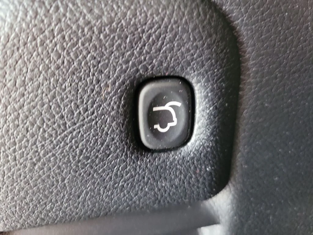 Certified Used 2021 Black Jeep Overland image 11