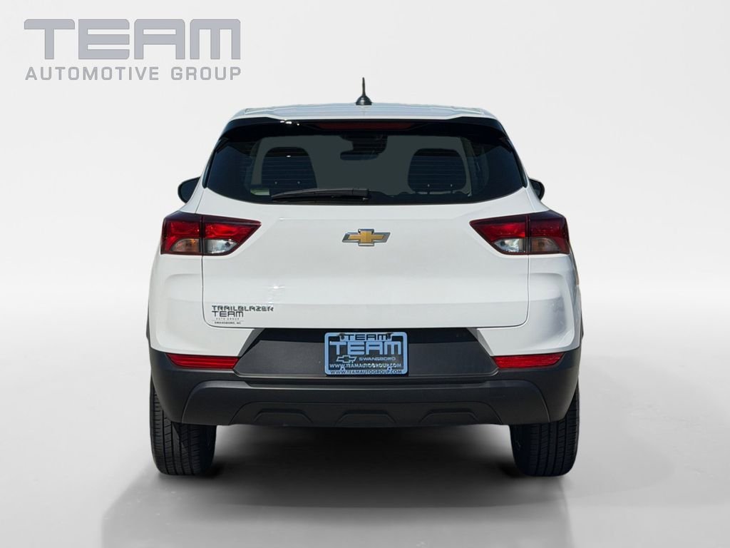 Used 2023 White Chevrolet LS image 6
