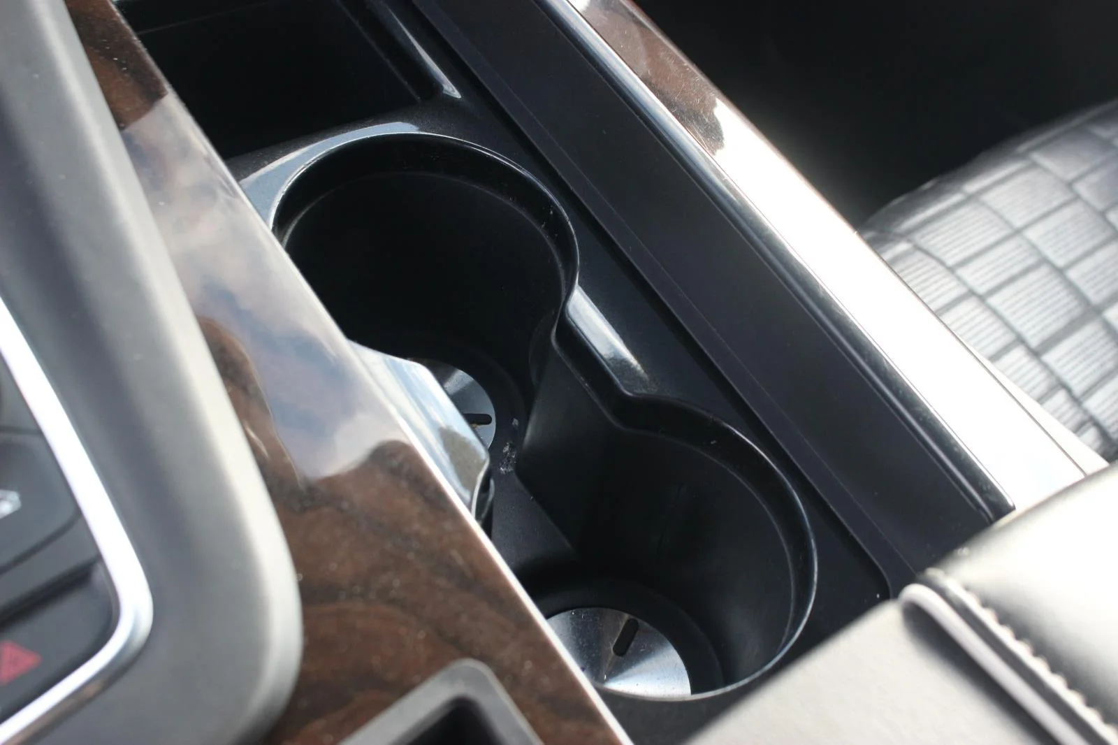 Used 2021 BLACK RAVEN Cadillac Sport Platinum image 22