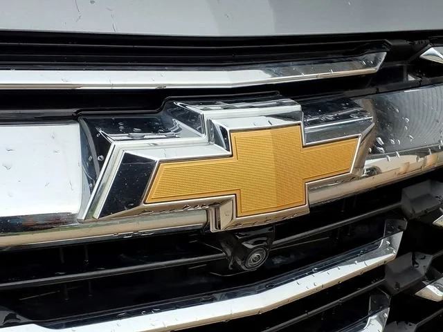 Used 2025 Sterling Gray Metallic Chevrolet LT image 24