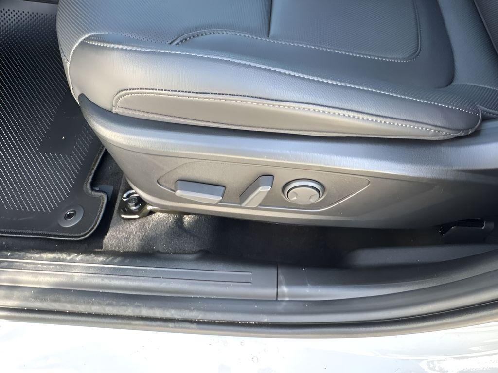 2025 Hyundai Santa Cruz SEL - Photo 12