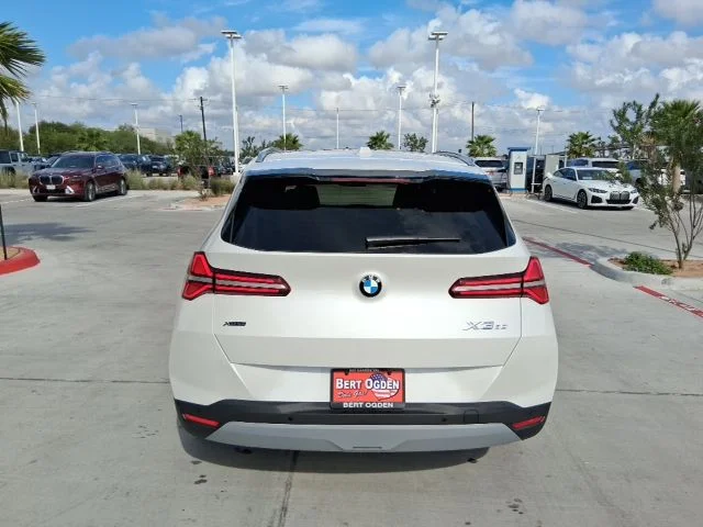 New 2026 Mineral White Metallic BMW 30 xDrive image 5