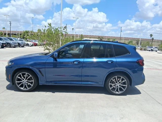 Used 2024 Blue BMW sDrive30i image 3