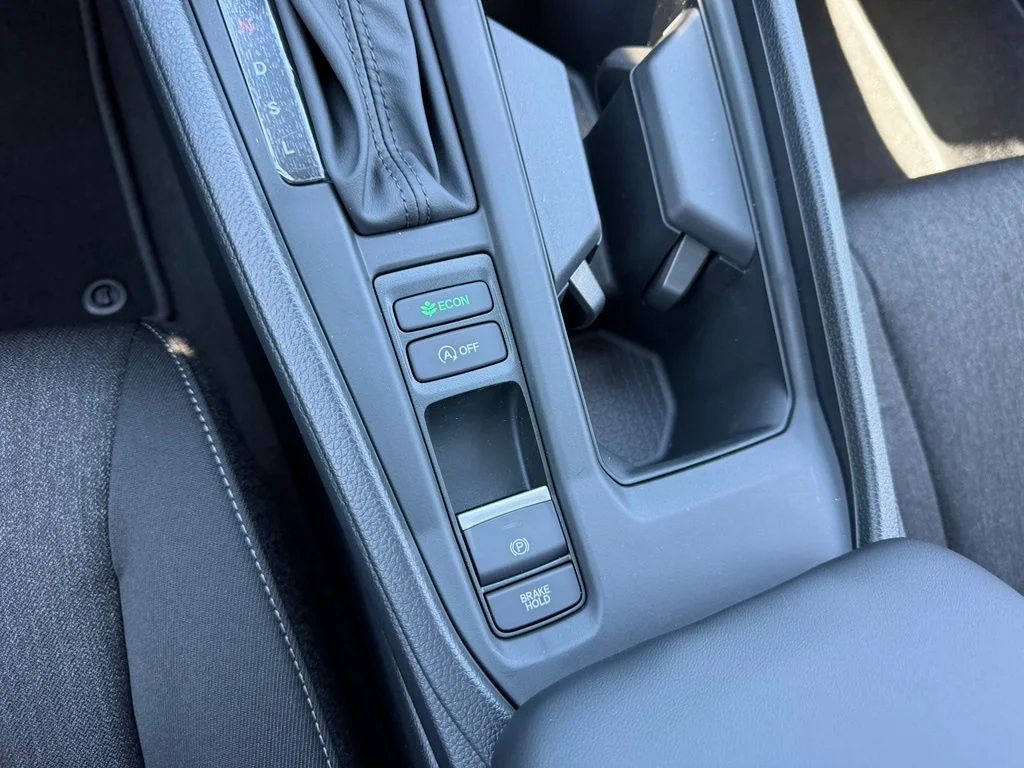 New 2026 Solar Silver Metallic Honda SE image 25