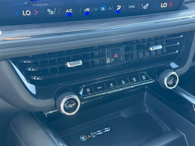 2025 Chevrolet Suburban LT - Photo 23
