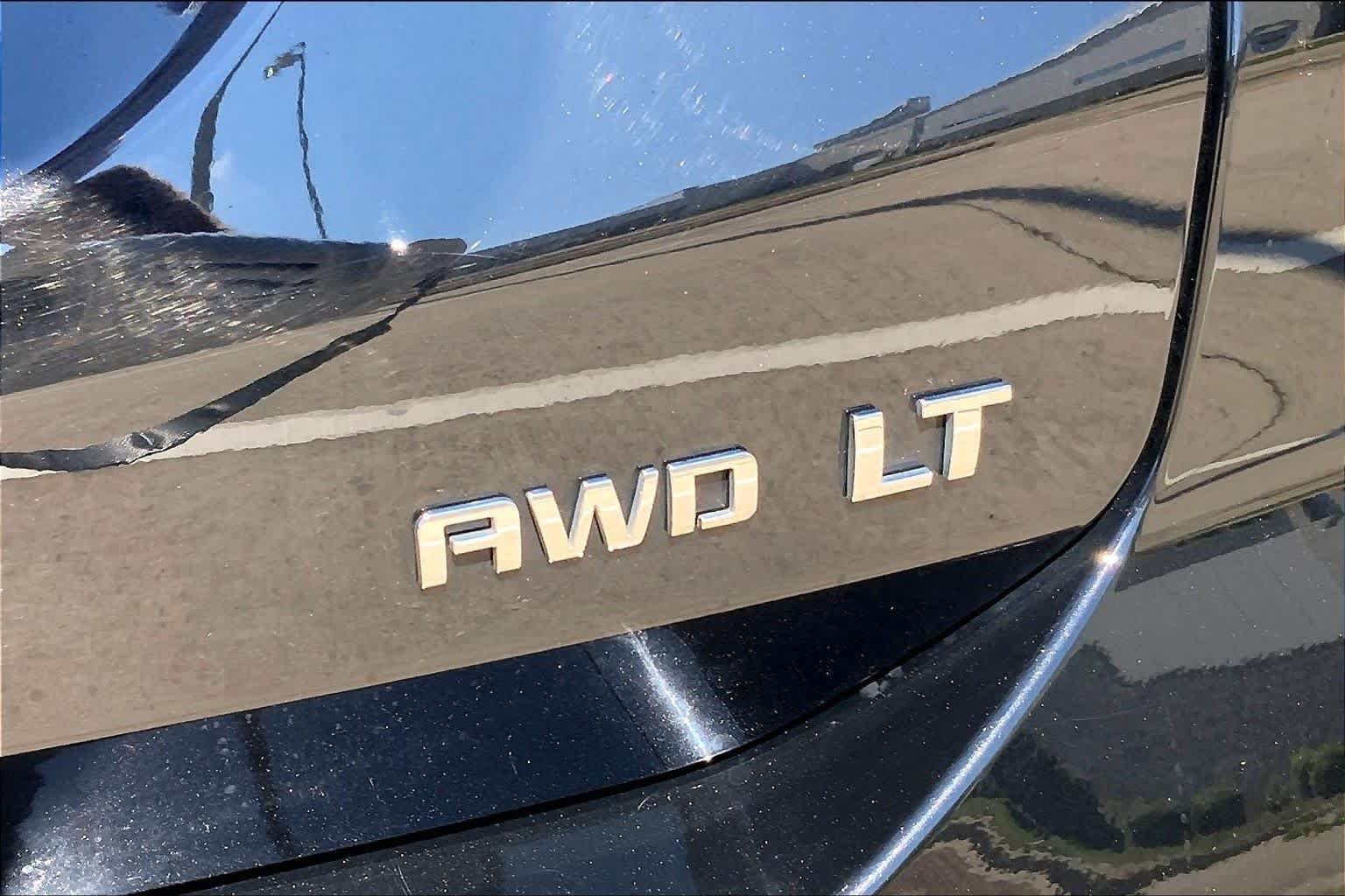 Used 2024 Mosaic Black Metallic Chevrolet LT image 10