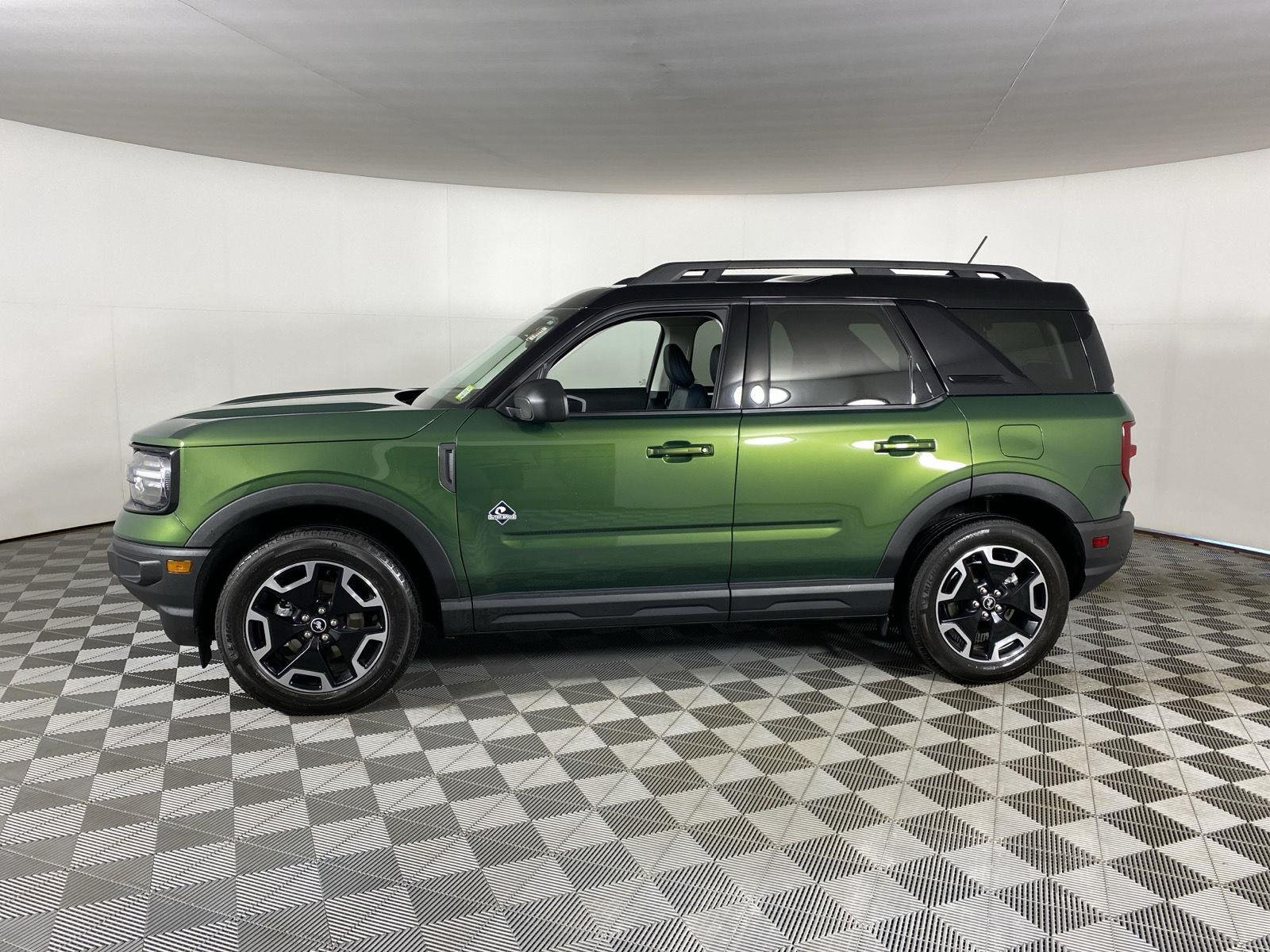 Used 2024 Eruption Green Ford Outer Banks image 7