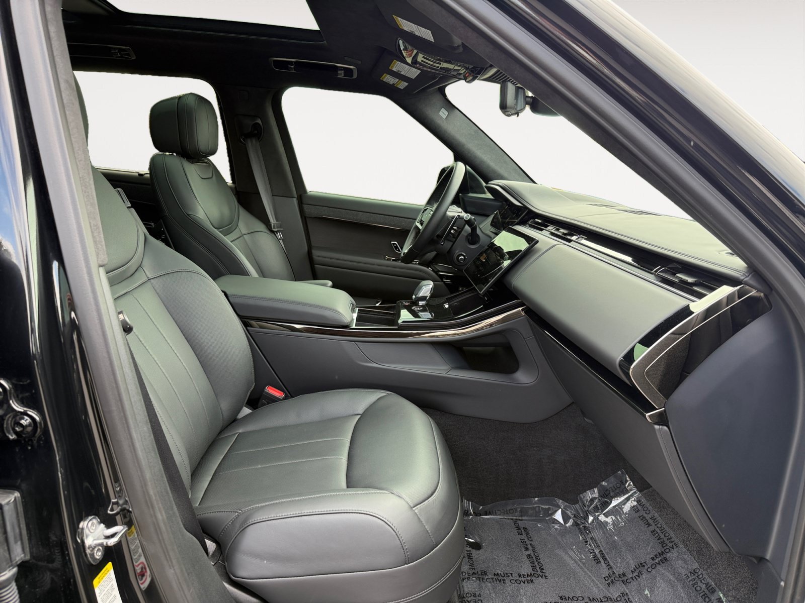 Used 2025 Black Land Rover Autobiography image 19