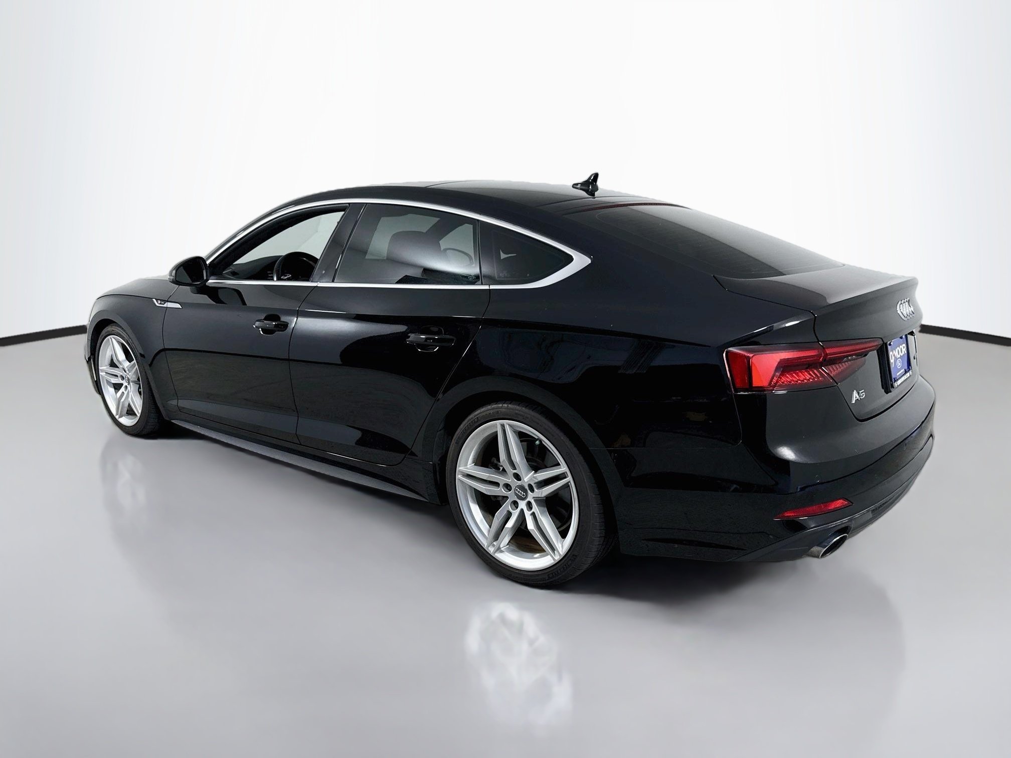 Used 2019  Audi Premium Plus image 5
