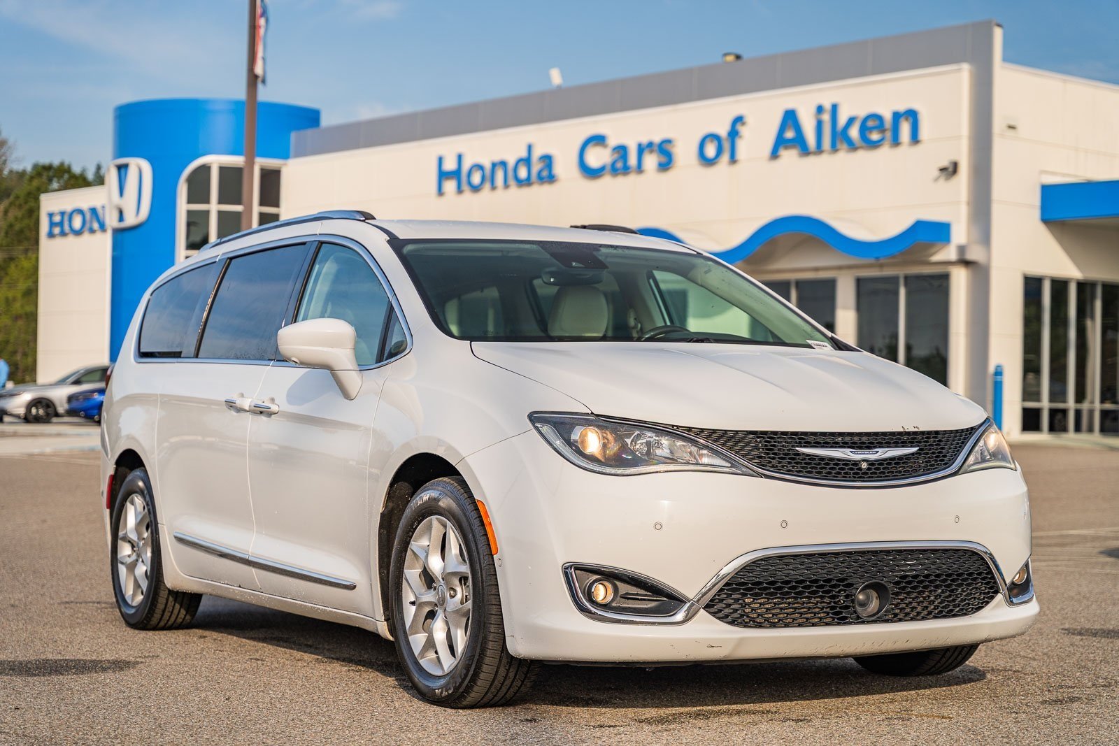 2017 Chrysler Pacifica Touring-L Plus